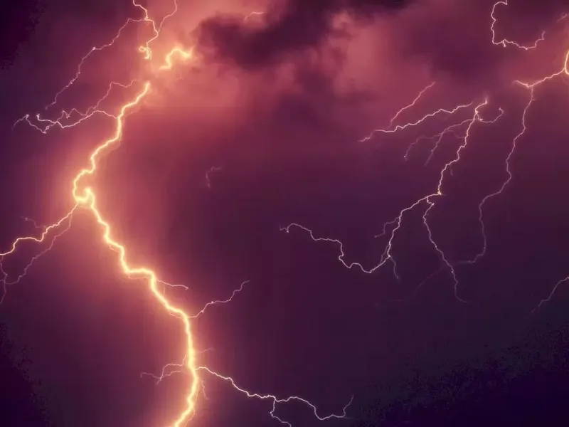 METEO Cod galben de furtuni în mai multe județe din țară. Restul țării, caniculă extremă - Foto: Arhiva
