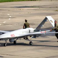 Drona Bayraktar TB-2 Vanagas rupe artileria rusă. A fost cumpărată din donațiile lituanienilor - FOTO: Profimedia