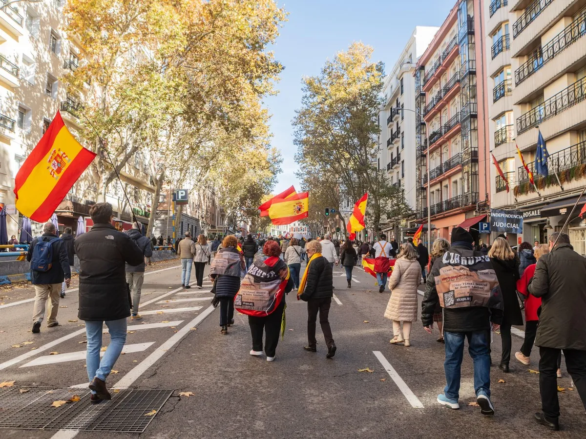 Oameni pe stradă în Spania - Foto: Profimedia Images (rol ilustrativ)