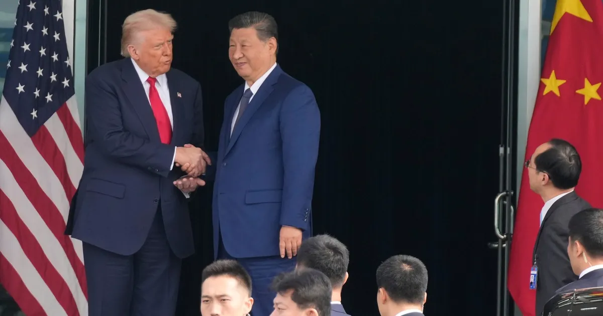 Îl trădează Xi pe Putin? Trump scade taxele pentru China și spune că vor „colabora” pentru Ucraina • Newsweek România