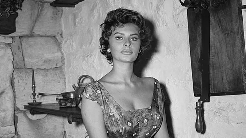 Rivala de o viaţă Sophia Loren este tulburată şi întristată de moartea Ginei Lollobrigida - Foto: Wikipedia, ETH Bibliothek Zürich