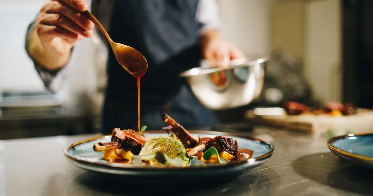 Reducerea pragului ISU pentru autorizaţia de incendiu la 200 mp, o ameninţare majoră pentru HoReCa • Newsweek România