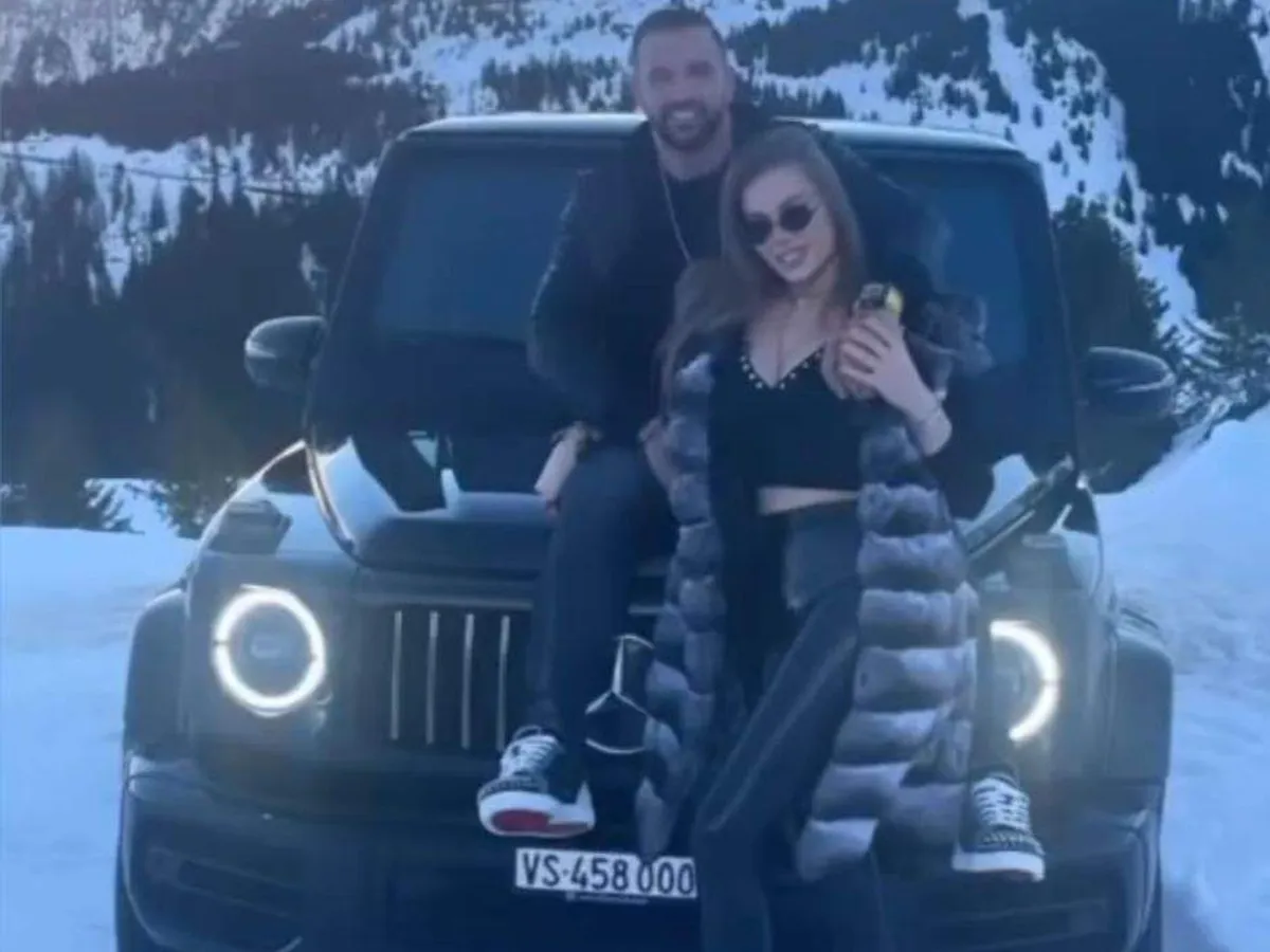 Alex Bodi, vacanță „în familie” cu Daria Radionova în Alpii elvețieni. S-au dat cu snowboard-ul. / Foto: spynews.ro