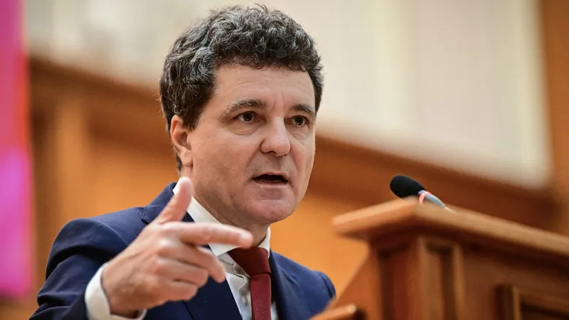 Nicușor Dan, după decizia CCR privind secretizarea averilor bugetarilor: „Voi publica tot” - Foto: Profimedia images