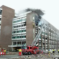 Clădirea unde era biroul lui Stoltenberg, după explozie