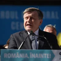 Candidatura lui Crin Antonescu la alegerile prezidenţiale, înregistrată la Biroul Electoral Central - Foto: INQUAM PHOTOS / George Călin