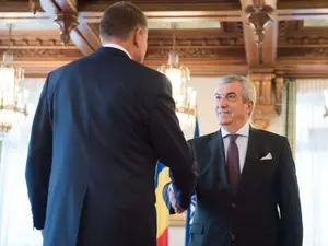 Tăriceanu, uneori bucuros să dea mâna cu Iohannis/FOTO: facebook.com