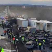 Accidentul în lanț din Ungaria a fost surprins de camera de bord a unui TIR - Foto: Twitter/ KoskovicsZ
