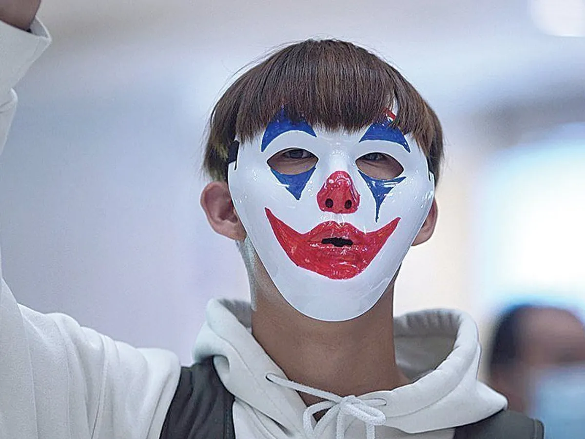 La Hong Kong a apărut
Joker, simbolul luptei împotriva sistemului