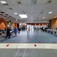 Centrele de vaccinare 4 și 5 de la Romexpo sunt deservite de medicii și asitentle de la Centrul Multifuncțional Caraiman din Sectorul 1 Foto: NW
