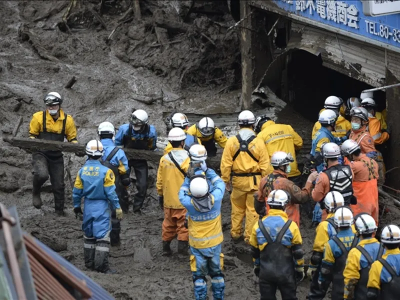 Peste 80 de oameni rămân dispăruți în alunecările de teren din Japonia/Foto: japan times