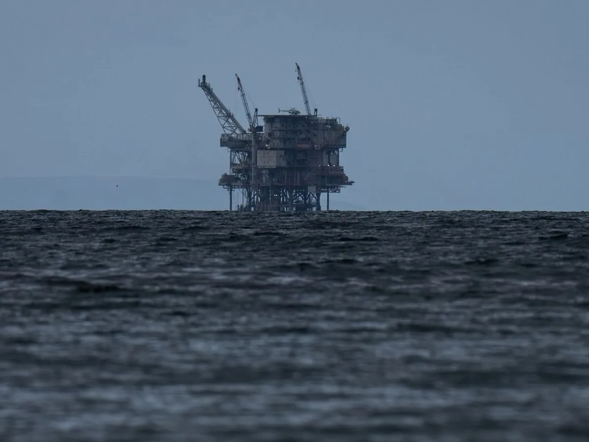 Platformă de foraj petrol şi gaze din faţa localităţii Goleta, California - Foto: Profimedia Images (Imagine cu caracter ilustrativ)