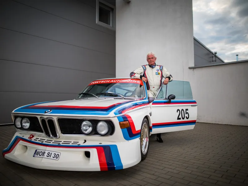 Jochen Neerpasch și BMW 30 CSL pe Transfăgărășan / Foto: BMW Romania