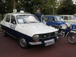 Mașina poliției - FOTO: România liberă