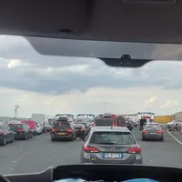Un microbuz cu pasageri a încercat să intre în țară pe contrasens ca să evite controlul anti-Covid/FOTO: Facebook/VamaNadlac