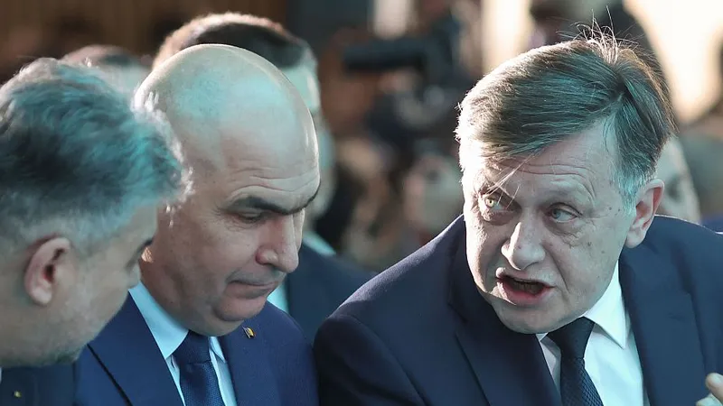 Ilie Bolojan, încadrat de liderul PSD, Marcel Ciolacu, şi candidatul coaliţiei de guvernare la Preşedinţie, Crin Antonescu - Foto: INQUAM PHOTOS/George Călin