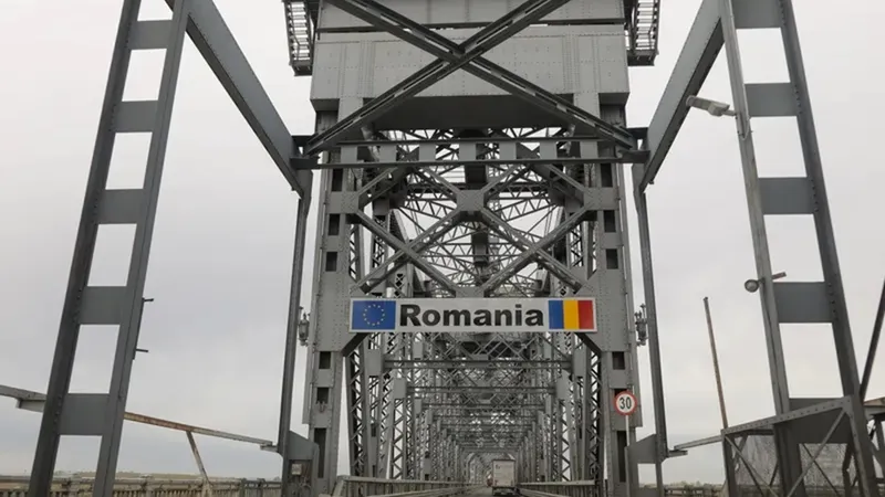 Cum se desfășoară traficul pe Podul Prieteniei Giurgiu-Ruse din cauza lucrărilor în BulgariaFOTO: Inquam Photos / George Călin(imagine cu rol ilustrativ)