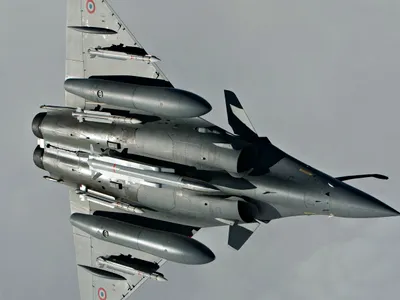 Avion Rafale transportă o rachetă de croazieră nucleară franceză ASMPA - Foto: Profimedia Images
