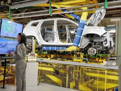Linie de asamblare în uzina Dacia Pitești - Foto: Dacia (Imagine cu rol ilustrativ)