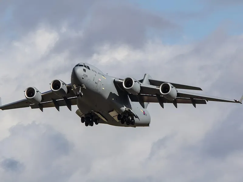 Austria, șocată că un avion NATO i-a survolat spațiul aerian/Foto: cargonews