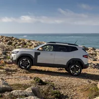 Noul Duster, cea mai scumpă Dacia, dar și cel mai ieftin SUV hybrid. Prețurile din 2024 față de 2010 - Foto: Dacia