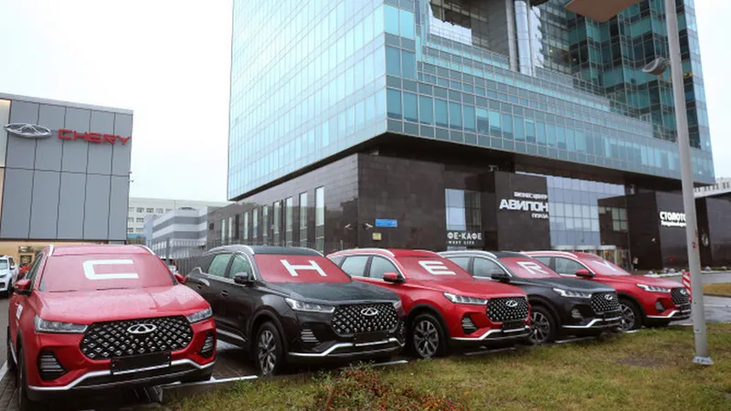 Industria auto din Rusia, pe butuci. În lipsă de mașini occidentale, se cumpără Lada și chinezării - Foto: autostat.ru