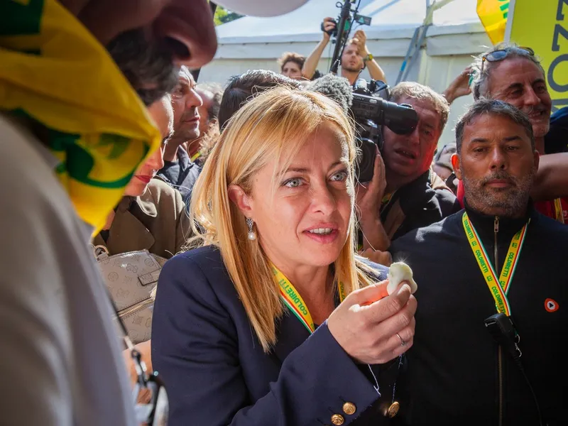 Giorgia Meloni spune că simte că Italia permite să fie tratată de sus de parteneri europeni - Foto: Profimedia Images