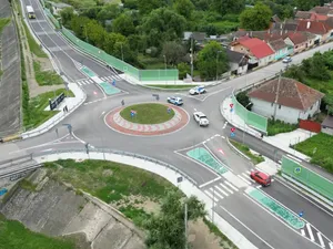 „Minune”! Șoferii pot ocoli Făgărașul pe centură. Are o bandă. Primul accident, după 5 ore - Foto: bunaziuafagaras.ro