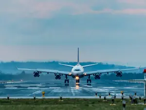 Avionul unei companii românești, reținut sol după un pont. S-au făcut arestări. Ce acuzații se aduc? - Foto: Profimedia Images (Imagine cu rol ilustrativ)