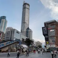 Turnul care se clatină din Shenzen a fost închis. Foto: Facebook