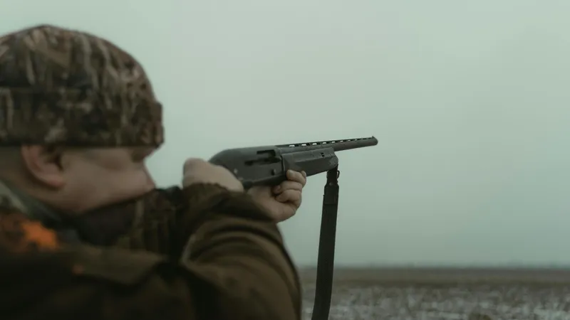 Un bărbat a murit după ce a fost împușcat, la vânătoare. O armă s-a descărcat accidental - Foto: Pexels.com (Imagine cu caracter ilustrativ)
