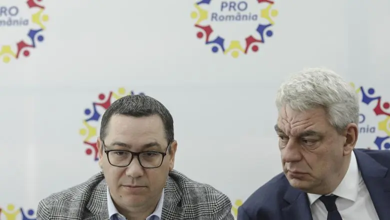 Mihai Tudose îl atacă pe fostul coleg din Pro România, Victor Ponta// Foto: INQUAM Photos/Octav Ganea