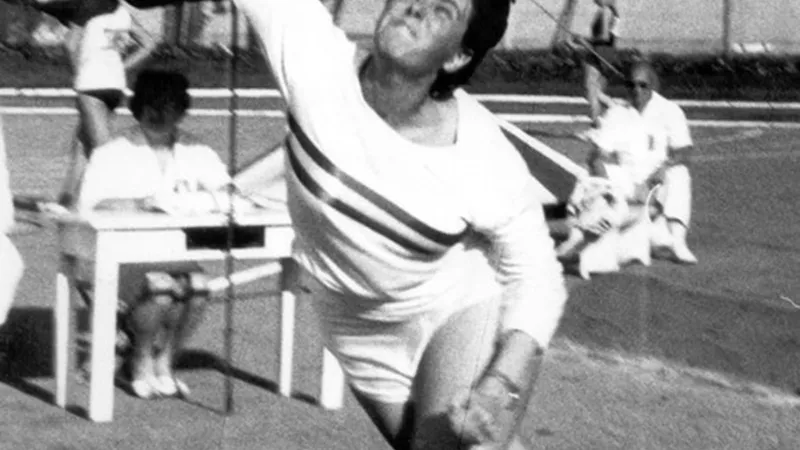 Mihaela Peneș este cea mai tânără atletă campioană olimpică a României Foto: COSR