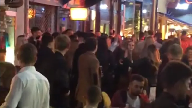 Petrecere în Centrul Vechi Foto: captură Facebook