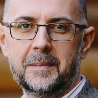 Kelemen Hunor spune că UDMR susţine o tax ă de solidaritate, dar diferită de cea propusă de PSD - Foto: cdep.ro