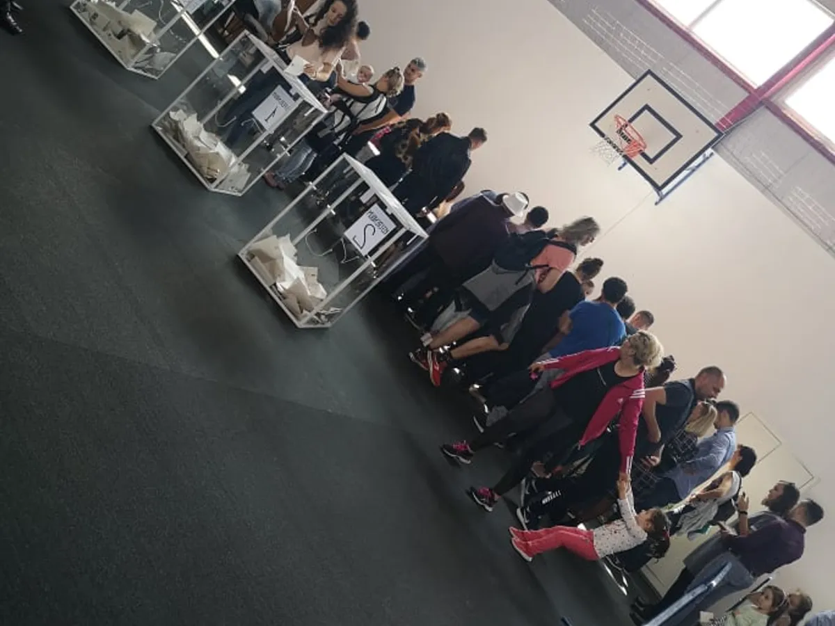 Una din secțiile de vot din Cluj. FOTO: Mirela Bonchiș