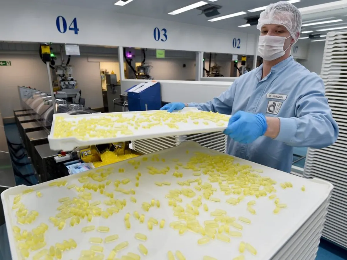 Linie de producţie pharma pentru suplimente de dietă, la Falkenhagen, în Germania - Foto: Profimedia Images