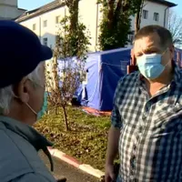 Vaccinarea generală, anulată la Găești. Medicul Belușică a fost nevoit să-i trimită pe oameni acasă/FOTO: Digi24