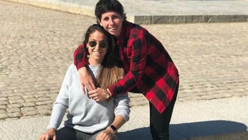 Olga și Carla - Foto: marca
