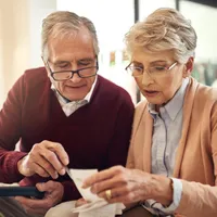 Ce impozit pe pensie plătesc pensionarii din 1 ianuarie? Anularea indexării pensiei aduce schimbări - Foto: Freepik