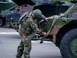 Cine câștigă războiul Europa Vs Rusia? UE produce mii de tancuri și zeci de avioane anual- Foto: Profimedia Images (imagine cu rol ilustrativ)