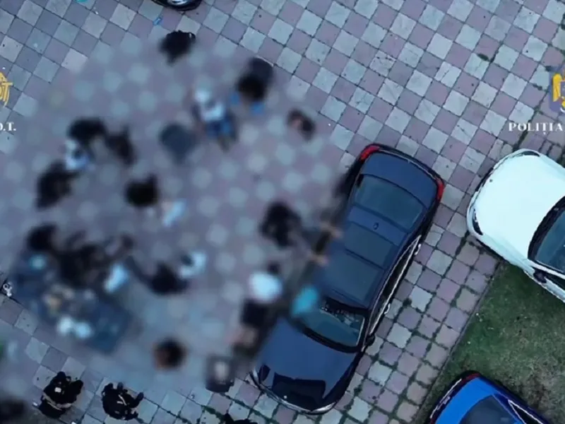 Interlopii din clanul Pian, prinși jucând Barbut - Foto: Poliția Română- Diicot