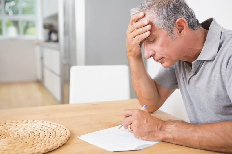 Pensionar, trist la pensie - Foto: magnific