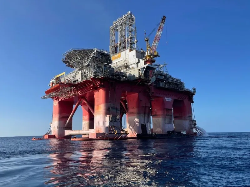 Momentul în care platforma Transocean Barents, a gigantului francez TotalEnergies, a ajuns în perimetrul Neptun Deep - Foto: Profimedia Images