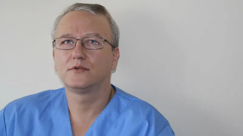Medicul Răzvan Constantinescu retractează „curajos” ce a scris inițial pe Facebook