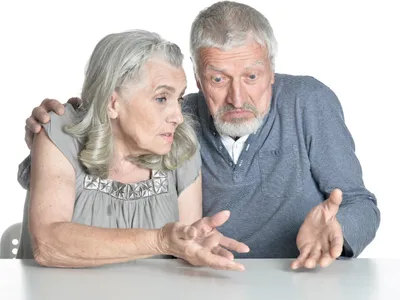 Pensionari vorbesc la pensie _ Foto: Freepik