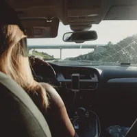 O șoferiță s-a trezit cu o amendă rutieră imensă dintr-un oraș în care nu a trecut în viața ei Foto: Pexels (fotografie cu caracter ilustrativ)