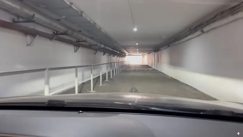 Dupa 40 de ani, în Onești a fost redeschis pasajul rutier Gară – TCR. / Foto: captură video