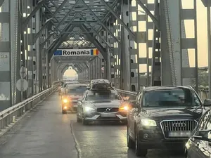 Haine și parfumuri contrafăcute, descoperite de Poliția de Frontieră - ITPF Giurgiu (cu rol ilustrativ)