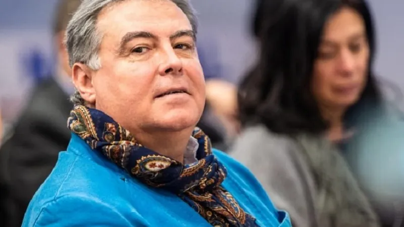 adrian cioroianu